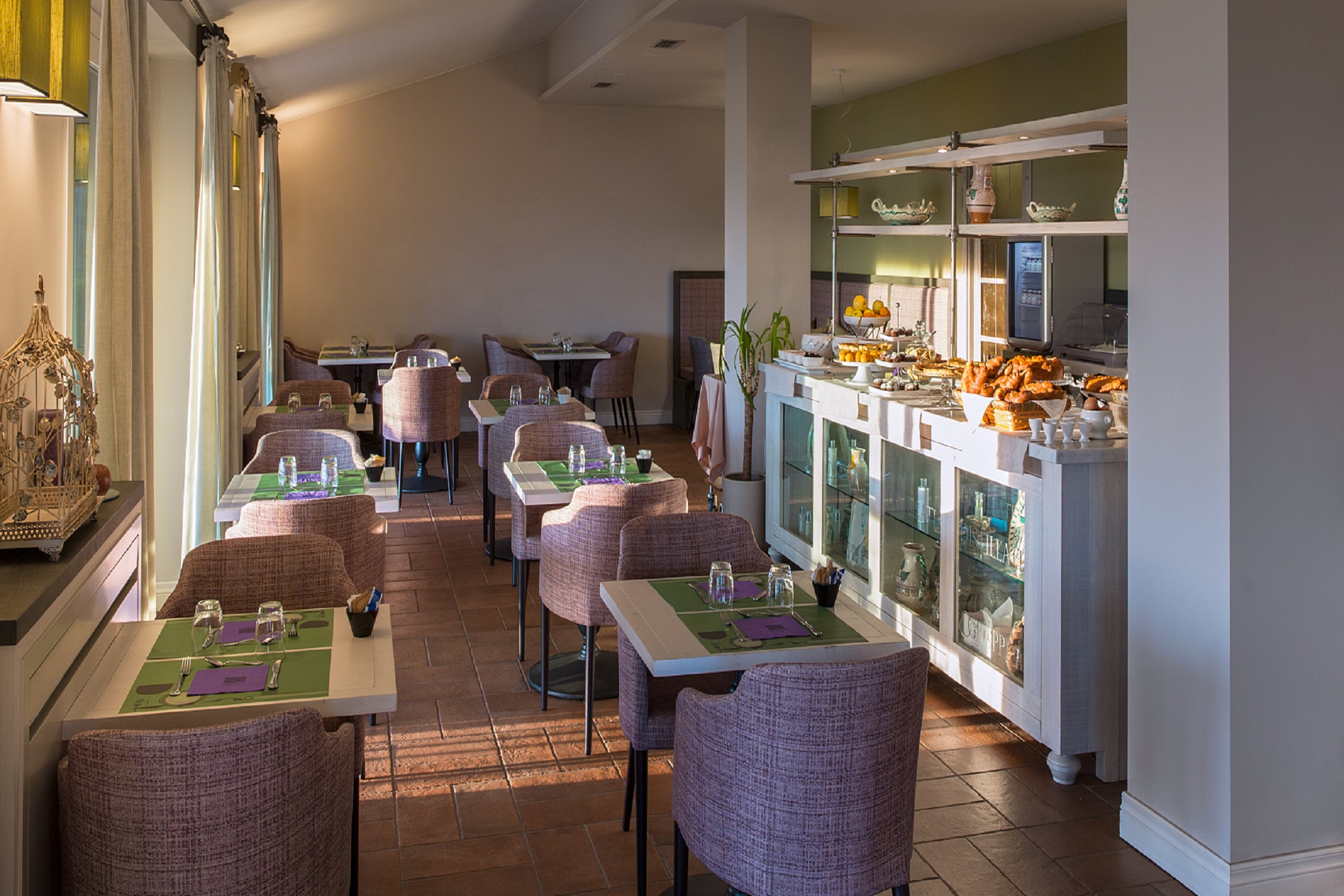 Colazione-breakfast-room